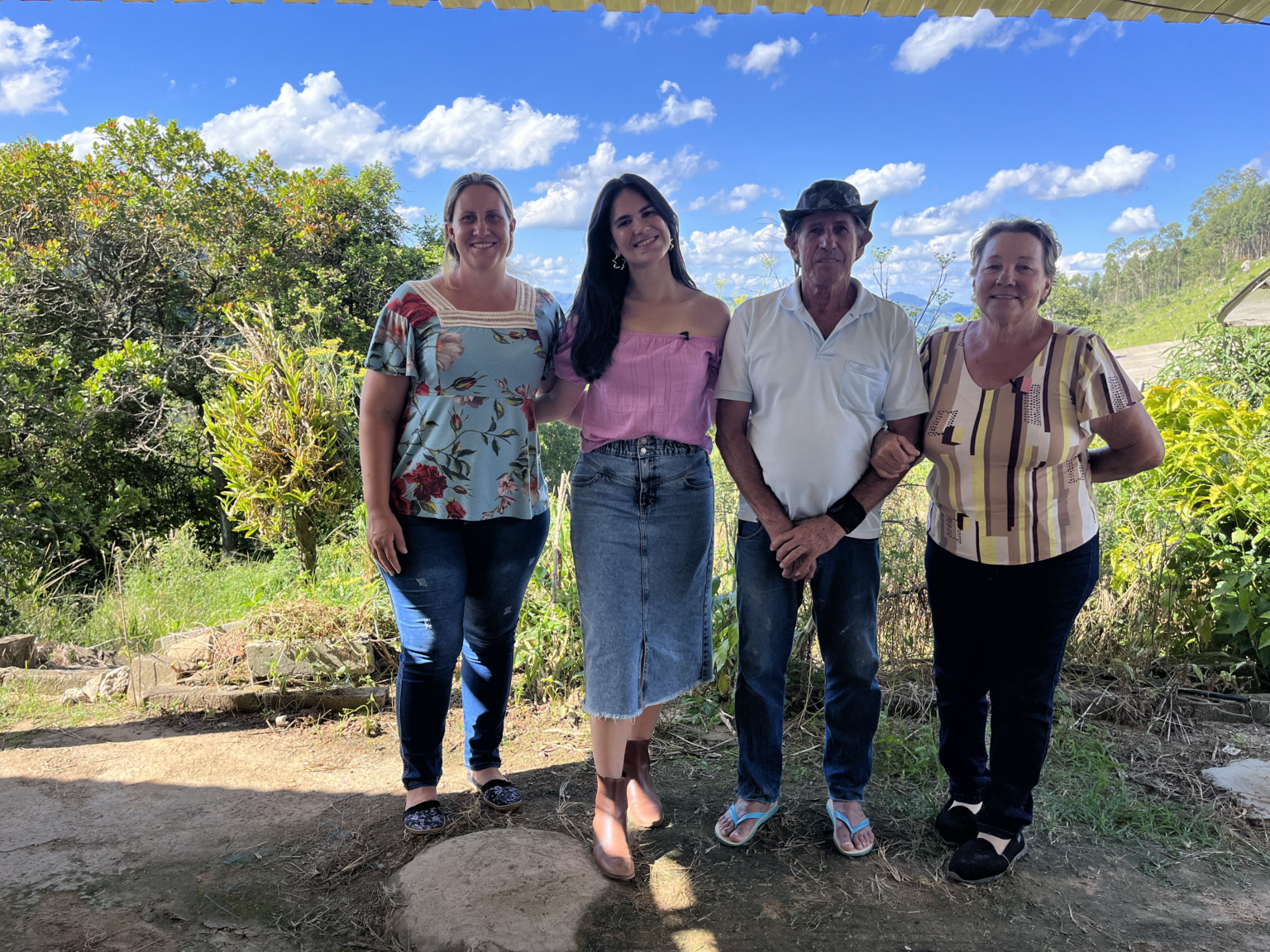 Família do interior de SP se destaca na criação de frangos verdes