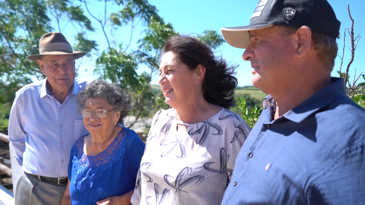 Família Santos mantém tradição e aposta na modernização na avicultura
